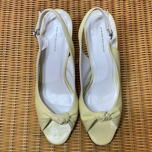 BANANA REPUBLIC  Peep Toe Heeled Sandals Sz 10